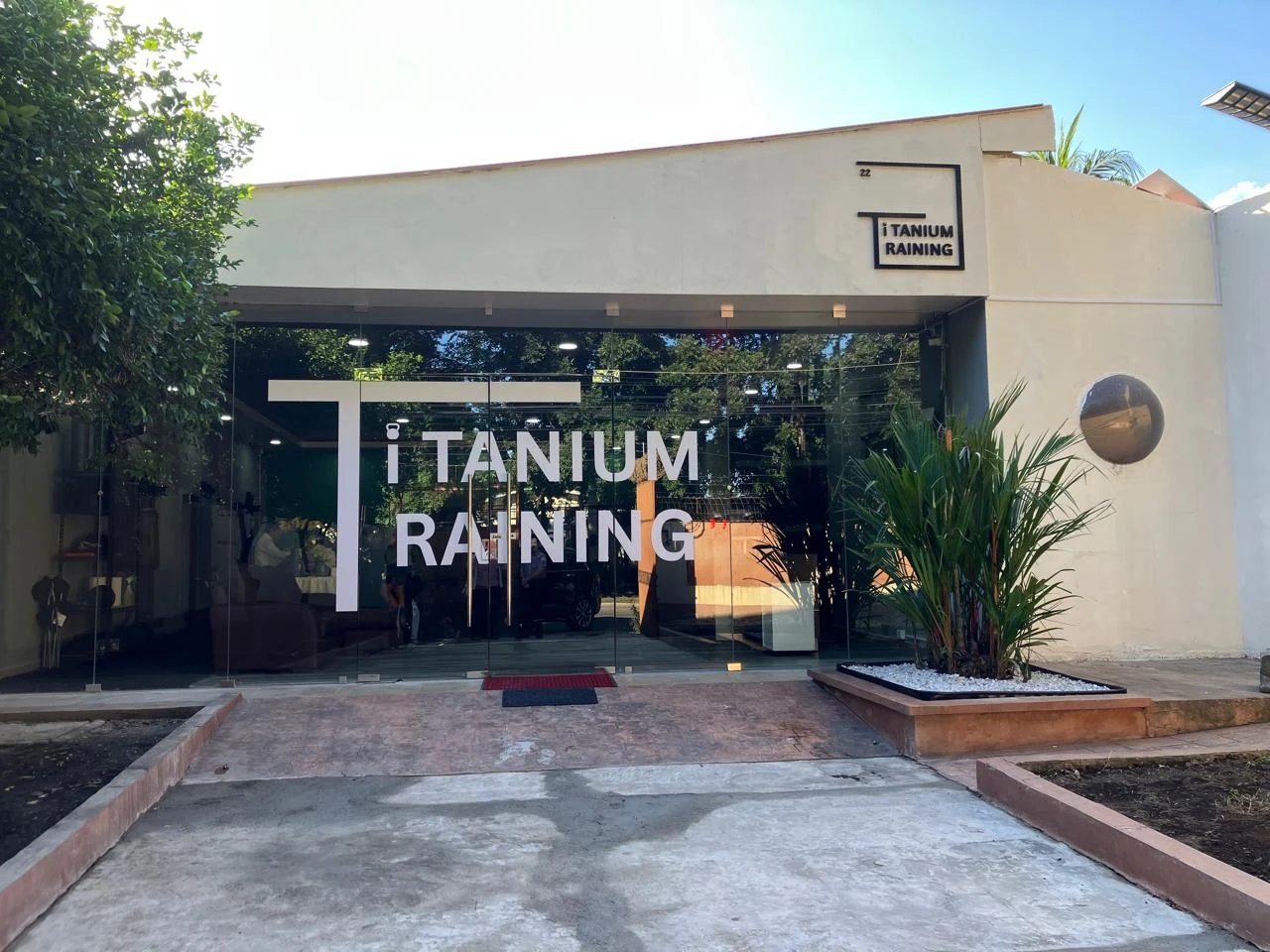 Fernando Gomez · Titanium Training
